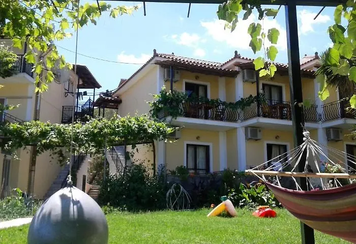 Timotheos Aparthotel 3*